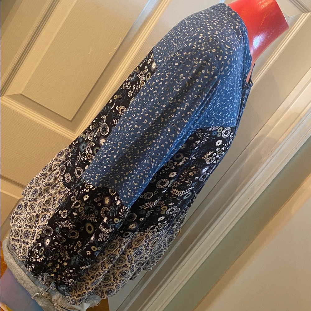 Miami Blue Floral Women's Blouse - Picture 9 of 12